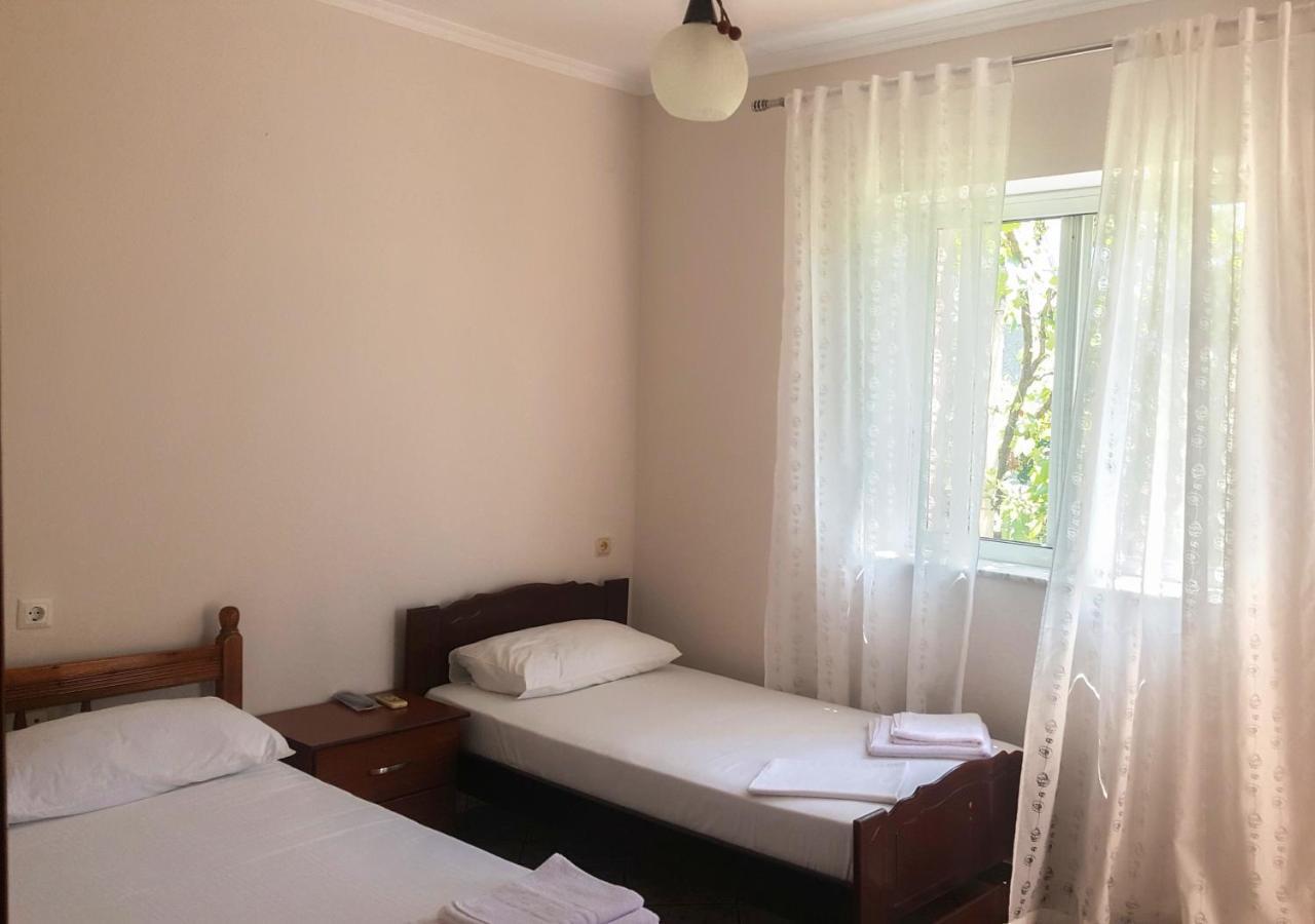 Vita Apartment - Spacious Garden And Balcony 5 Min To Beach & Center Ksamil Exterior photo
