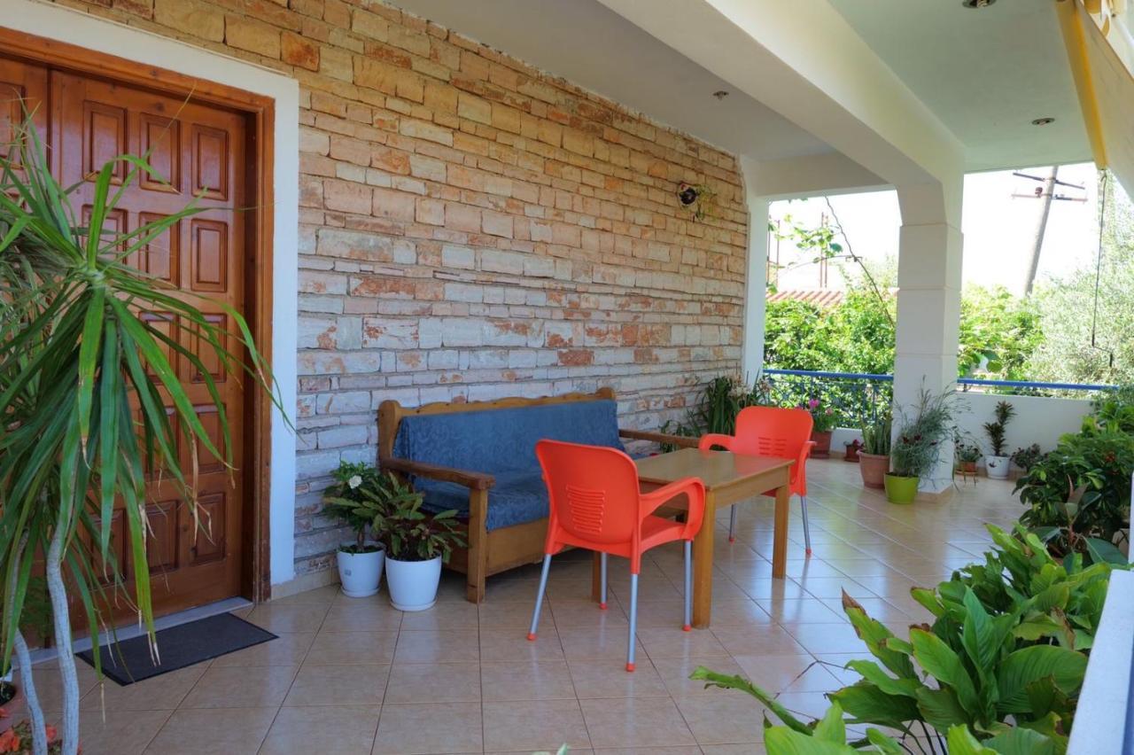 Vita Apartment - Spacious Garden And Balcony 5 Min To Beach & Center Ksamil Exterior photo