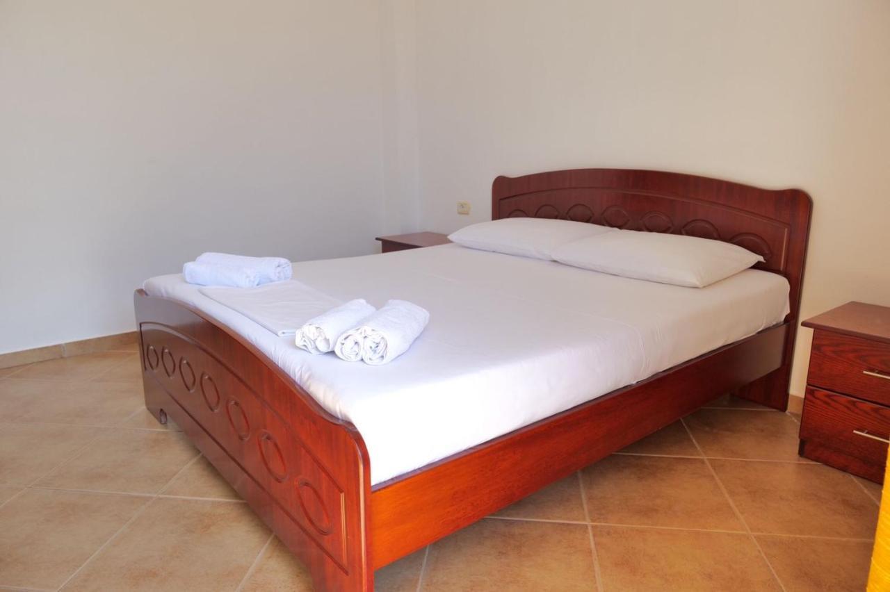Vita Apartment - Spacious Garden And Balcony 5 Min To Beach & Center Ksamil Exterior photo