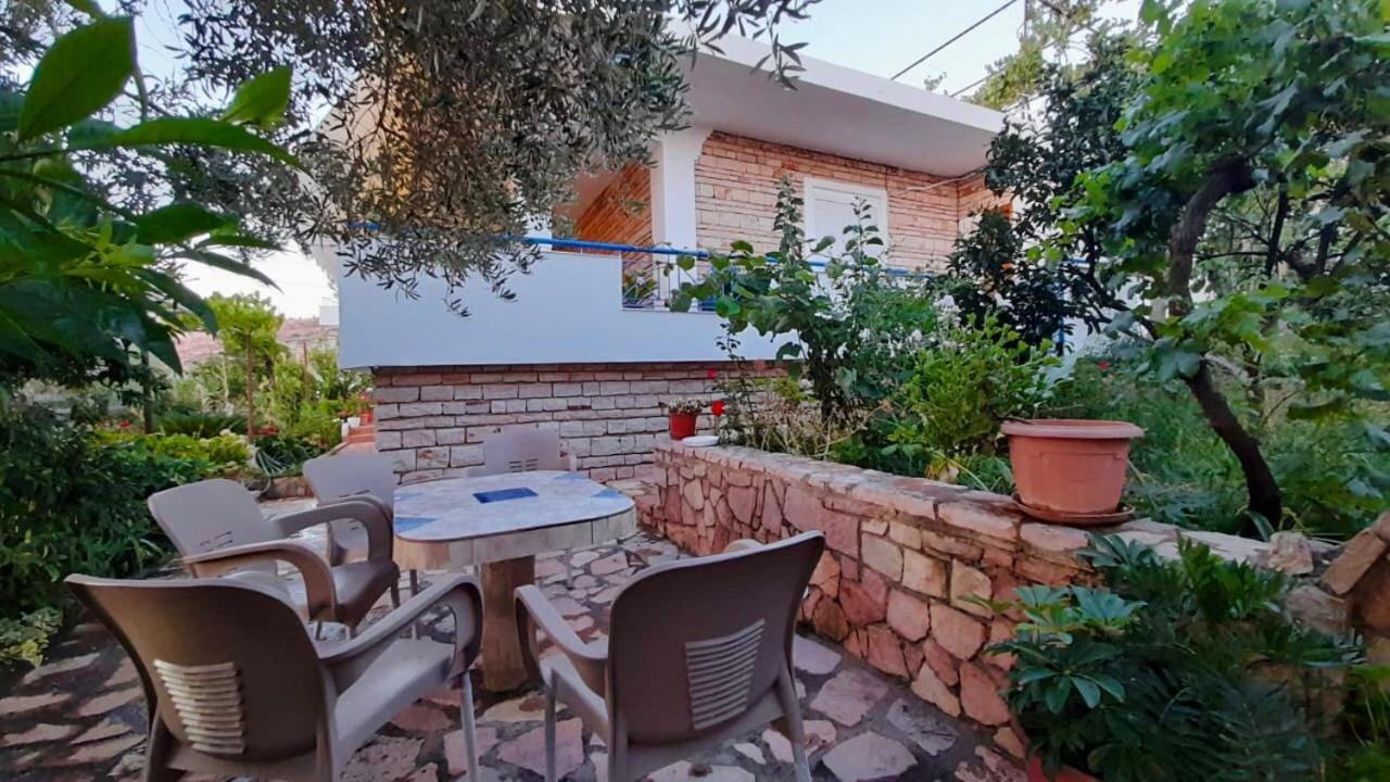 Vita Apartment - Spacious Garden And Balcony 5 Min To Beach & Center Ksamil Exterior photo