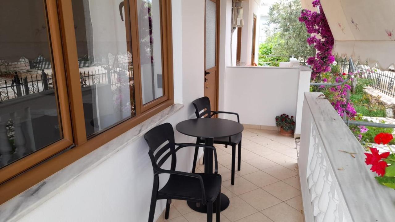 Vita Apartment - Spacious Garden And Balcony 5 Min To Beach & Center Ksamil Exterior photo