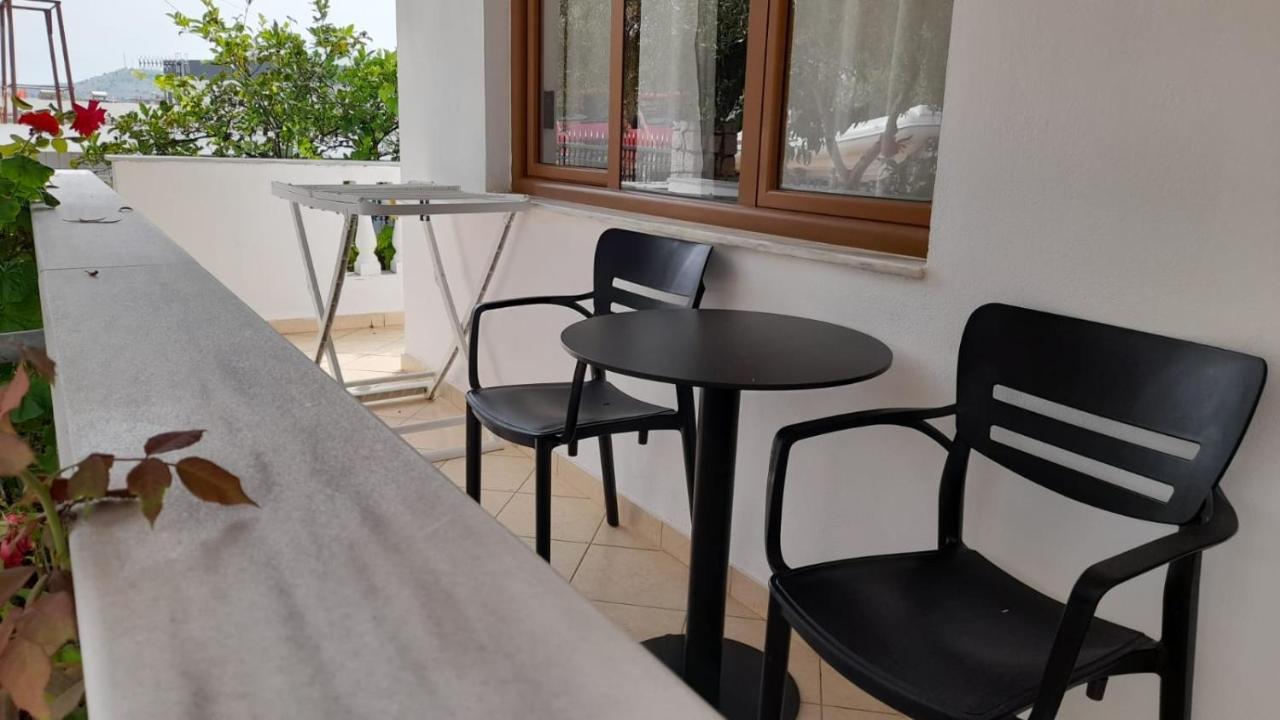 Vita Apartment - Spacious Garden And Balcony 5 Min To Beach & Center Ksamil Exterior photo